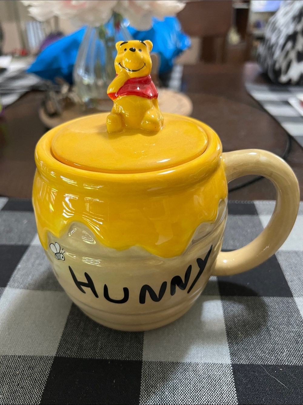 New Disney Winnie the Pooh 'Hunny' Ceramic Mug with Lid - Yellow